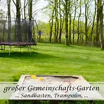 Апартаменты Feinheit - Gulfhof Nahe Greetsiel Mit Sauna, Garten & 3 Schlafzimmern *